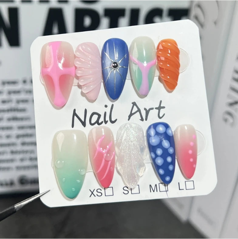 Calcomanías de uñas de almendra de moda, populares pegamentos de prensa para aplicar en los dedos.