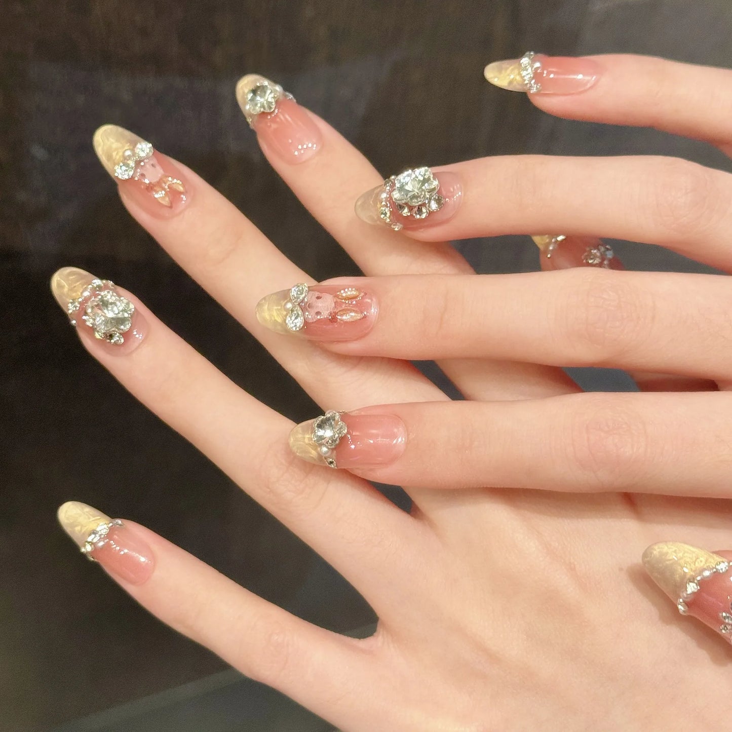 Nuevo estilo de uñas postizas con diseño de conejito de dibujos animados, rubor, francés, con diamantes, suaves y artesanales.