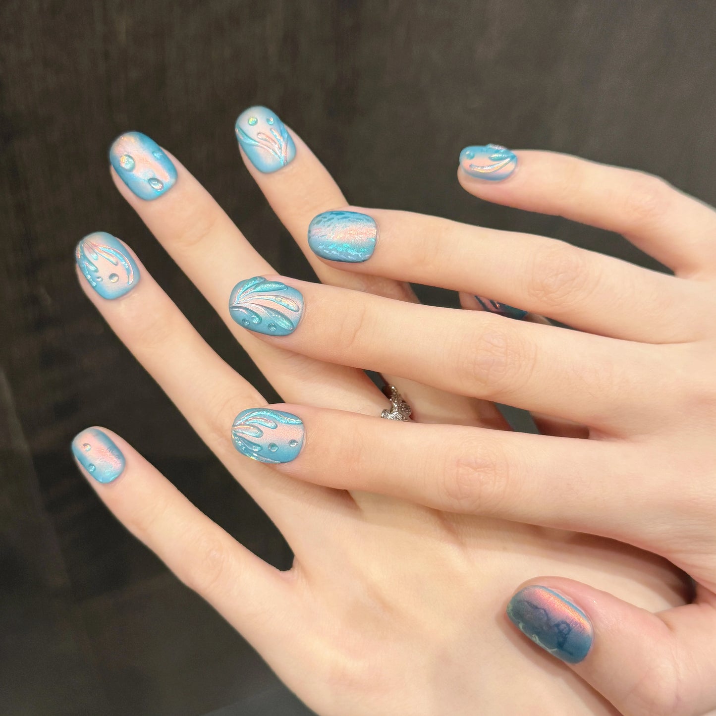 Uñas postizas de gel acrílico artificiales de alta calidad, color azul océano Y2K, redondas y cortas, 10 unidades, hechas a mano, con logotipo personalizado.