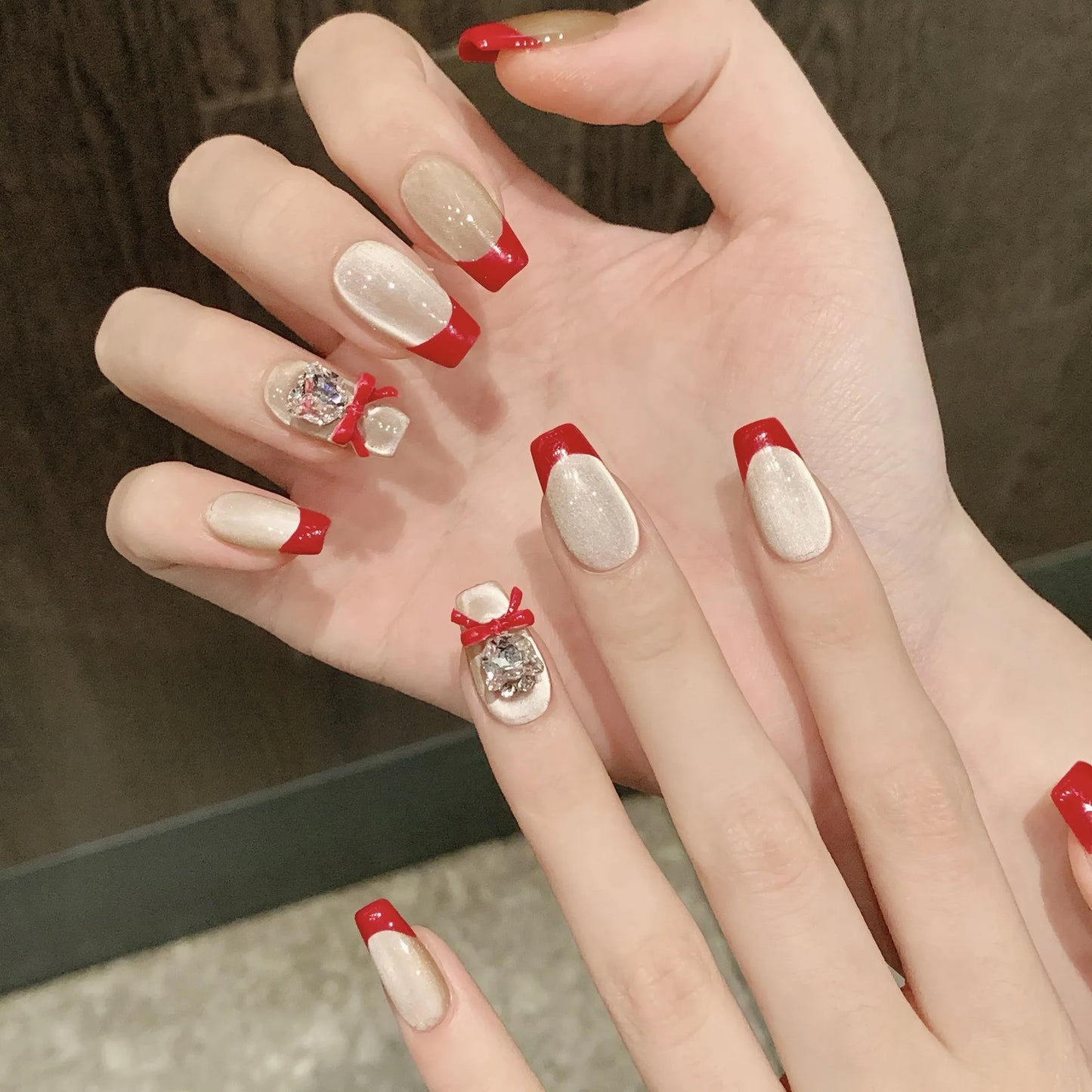 Uñas francesas cortas minimalistas de ojo de gato, de alta calidad, color rojo, para uso diario, hechas a mano.