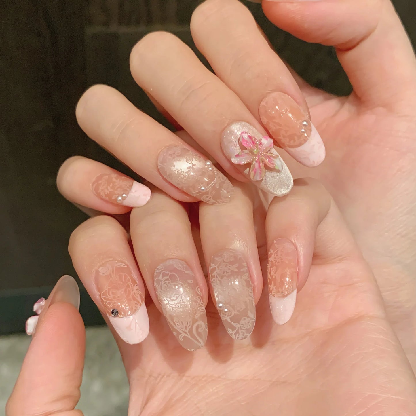 Exquisita flor de hielo hecha a mano en 3D rosa melocotón francés primavera y verano arte de uñas puro hecho a mano