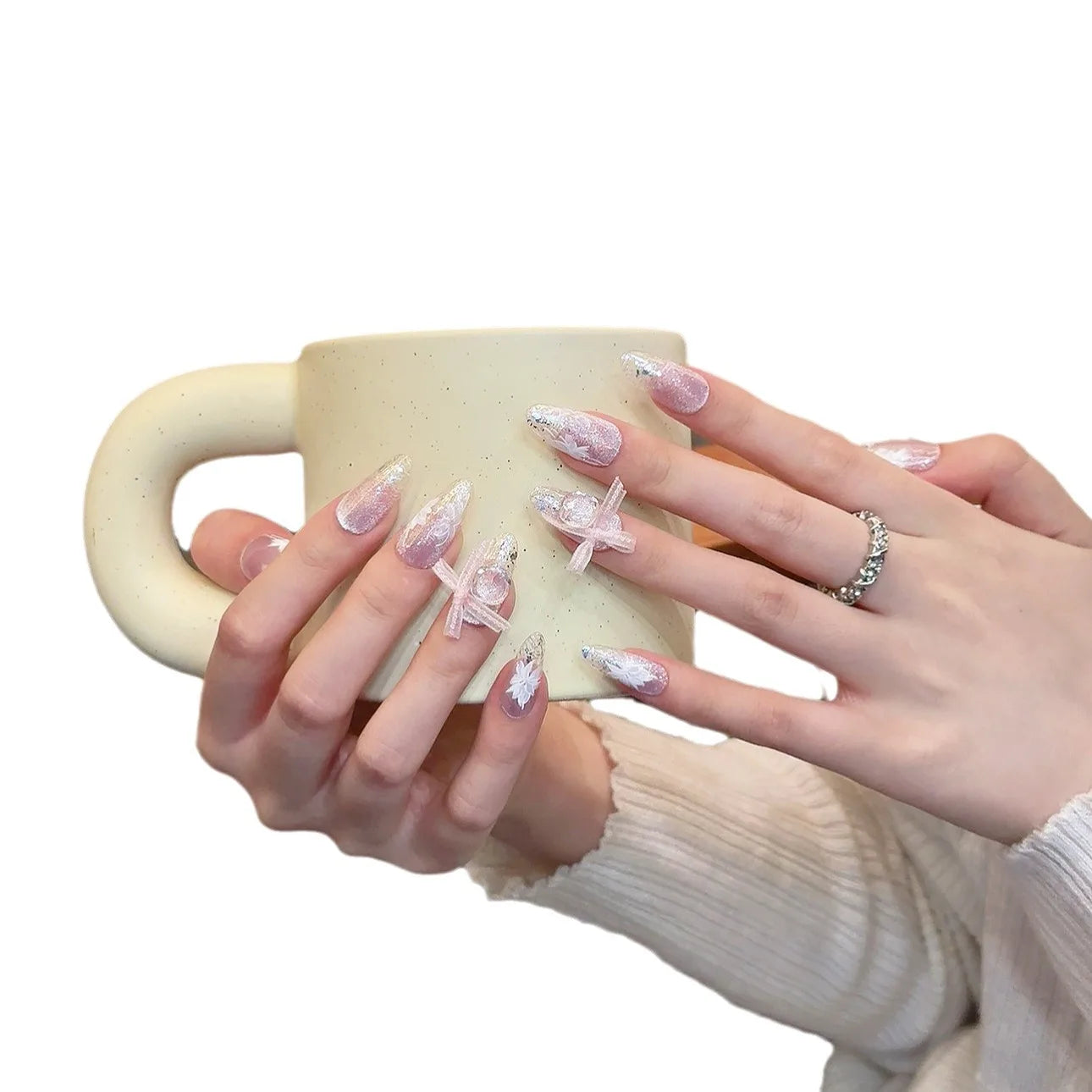 Uñas postizas reutilizables de gel con diseño de ojo de gato y mariposas.