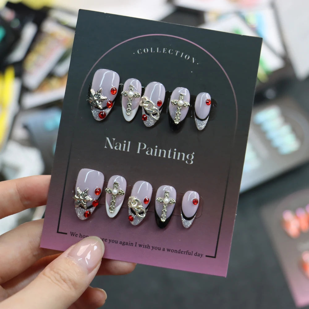 Uñas postizas francesas moradas, uñas cortas almendradas, uñas postizas hechas a mano con diamantes 3D.