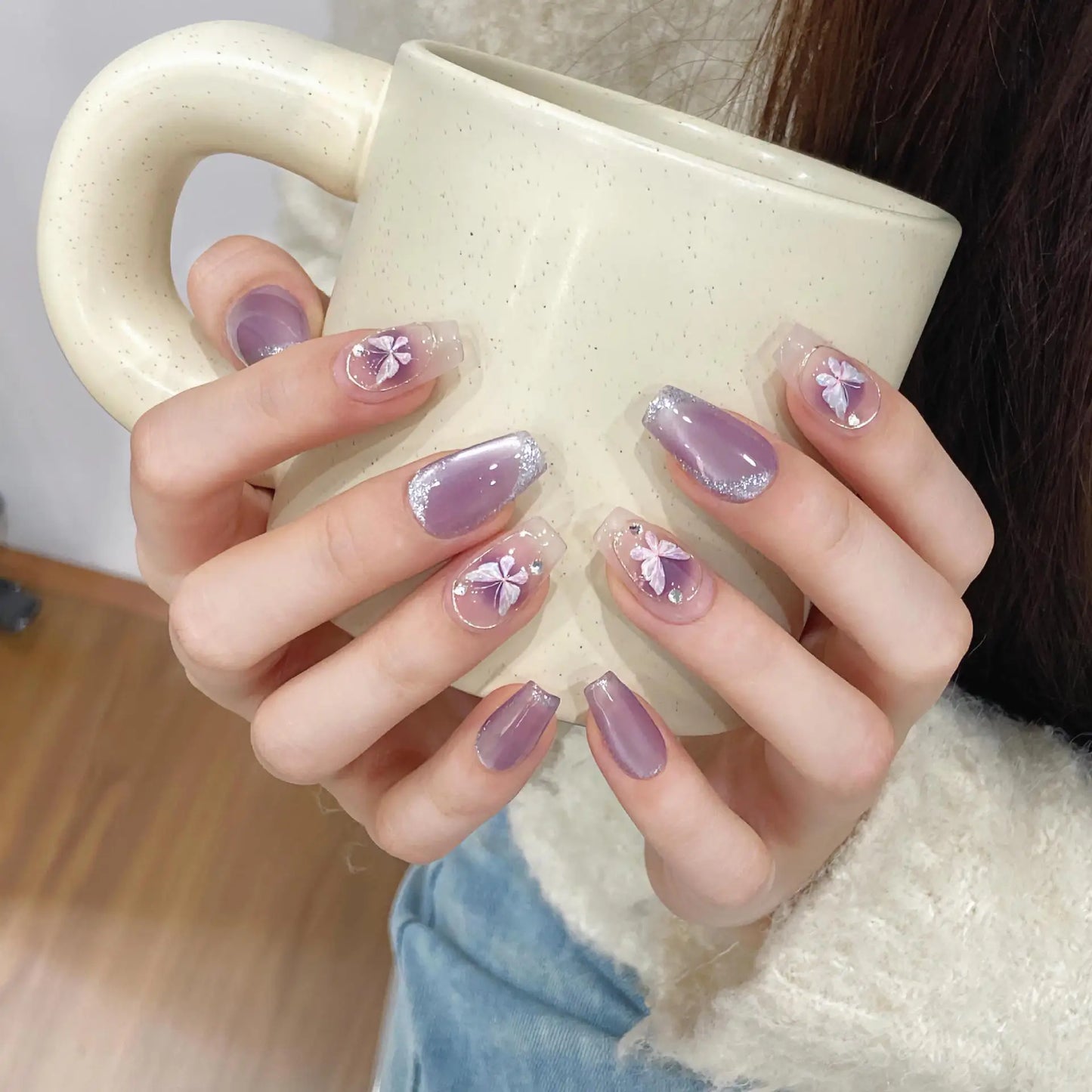 Uñas postizas cortas con diseño de mariposa, pintadas a mano, con diseño de ojo de gato morado y desmontables.