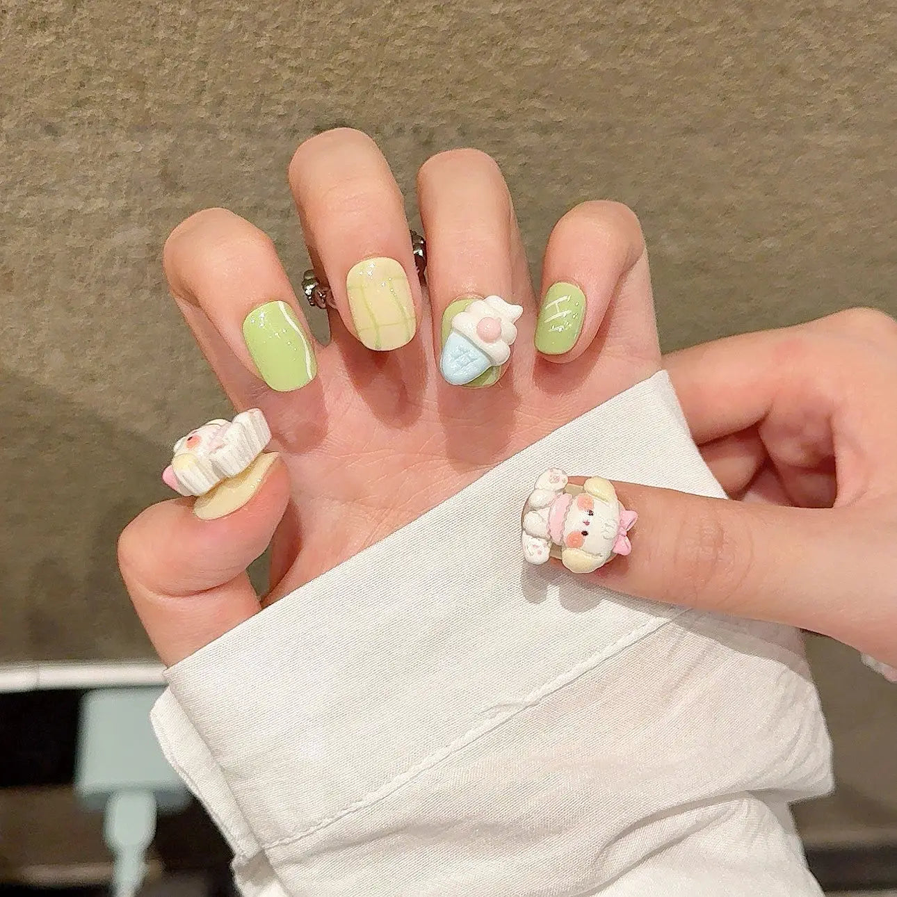 High Quality Cute Short Nails Pure Hand-painted 3D Cartoon Press on Nails