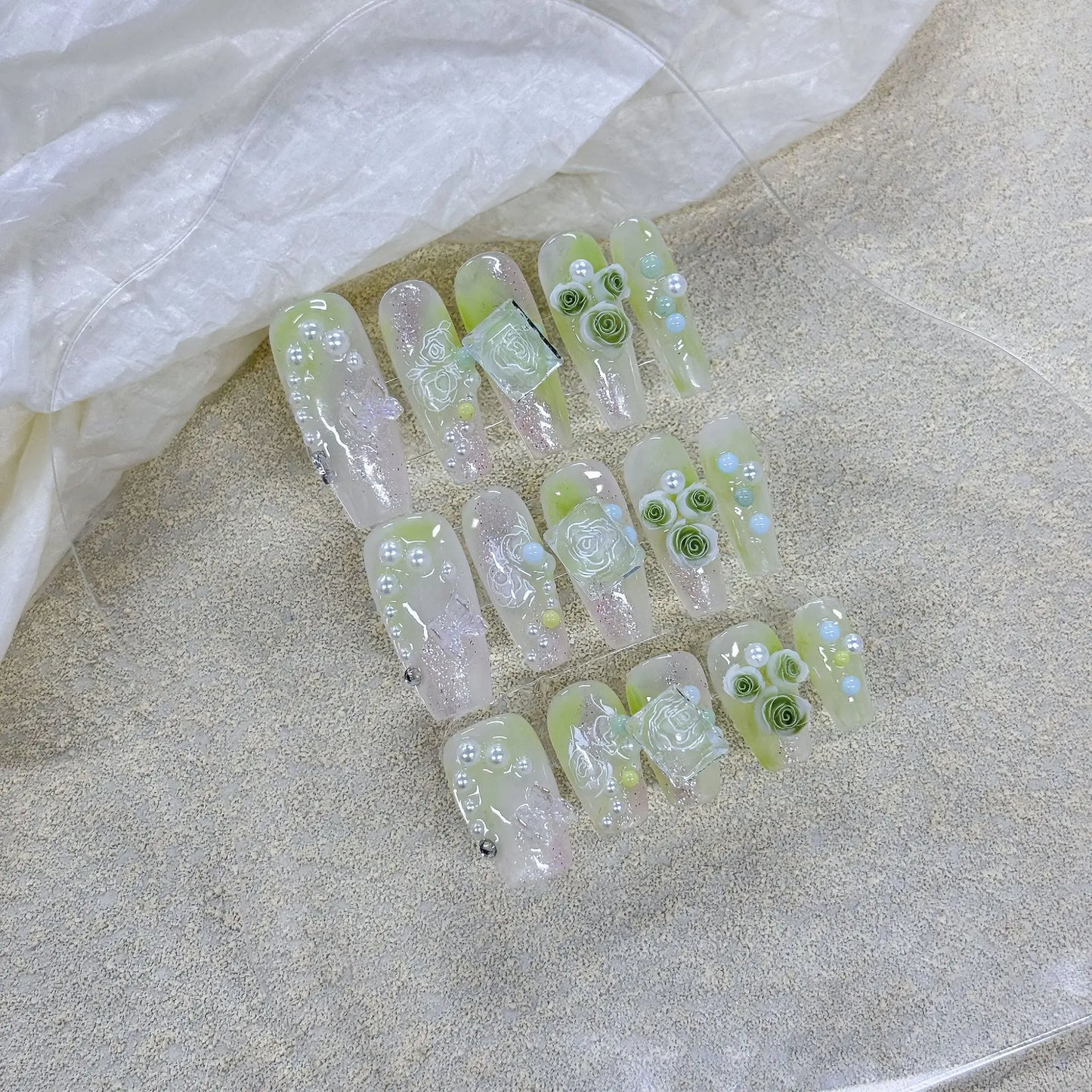 Venta directa de fábrica, uñas postizas largas trapezoidales con degradado verde, largas, con purpurina, de lujo, pintadas a mano.