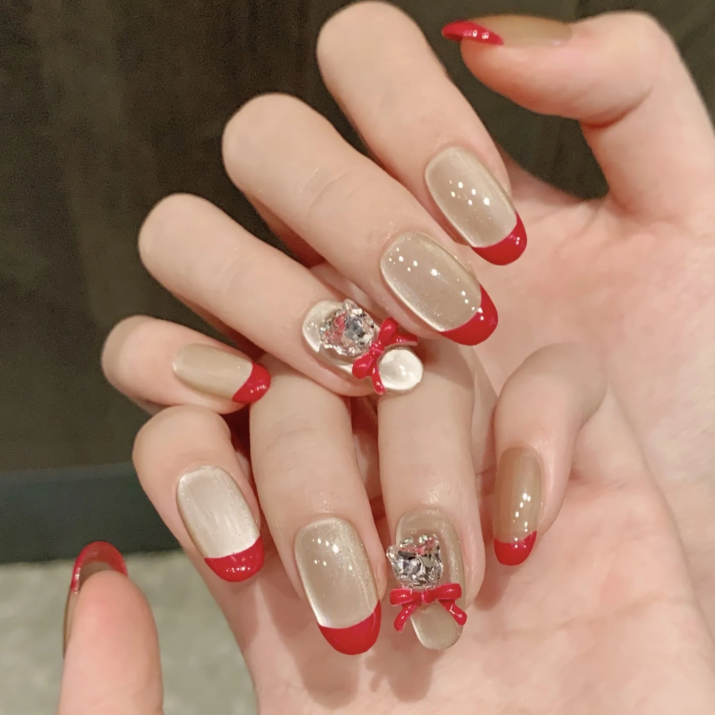 Uñas francesas cortas minimalistas de ojo de gato, de alta calidad, color rojo, para uso diario, hechas a mano.