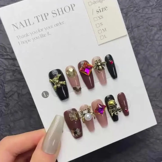 Uñas postizas de gel para Halloween, estilo dulce, fresco, negro y marrón, con diseño de calavera de araña 3D, las más vendidas.