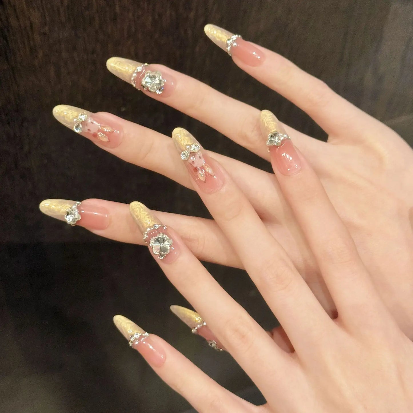 Nuevo estilo de uñas postizas con diseño de conejito de dibujos animados, rubor, francés, con diamantes, suaves y artesanales.