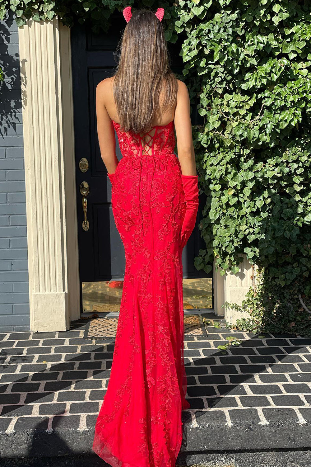 Vestido de fiesta largo de encaje con escote corazón de sirena y apliques