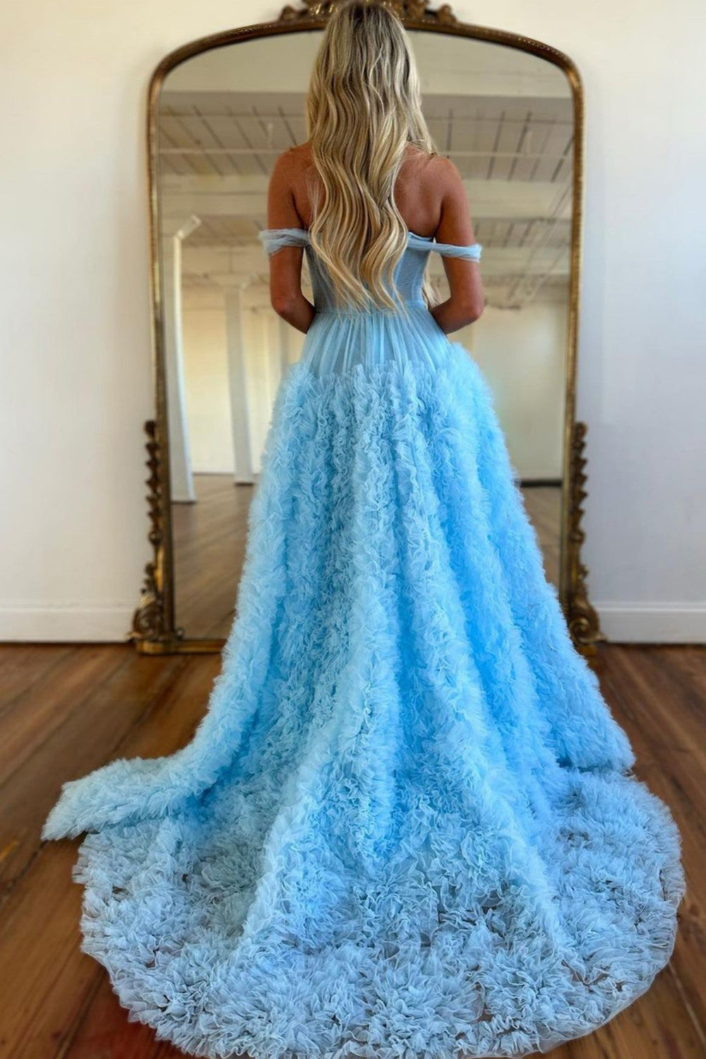Roycebridal Kenia | Vestido de fiesta de tul con volantes, hombros descubiertos y abertura