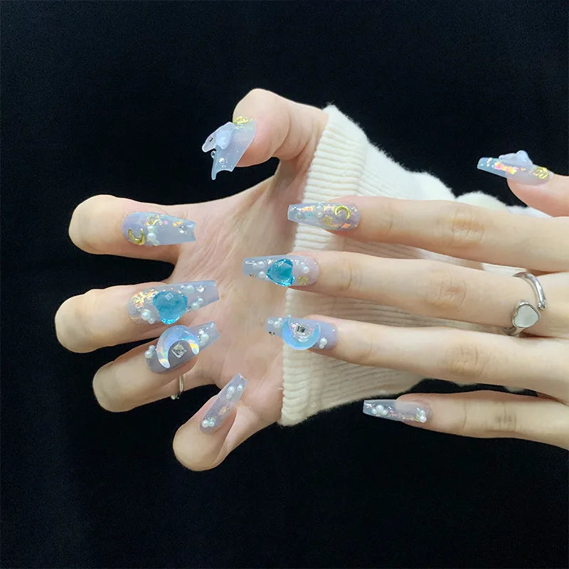 Uñas postizas suaves de lujo de alta calidad con diseño trapezoidal largo en azul degradado con diamantes de imitación