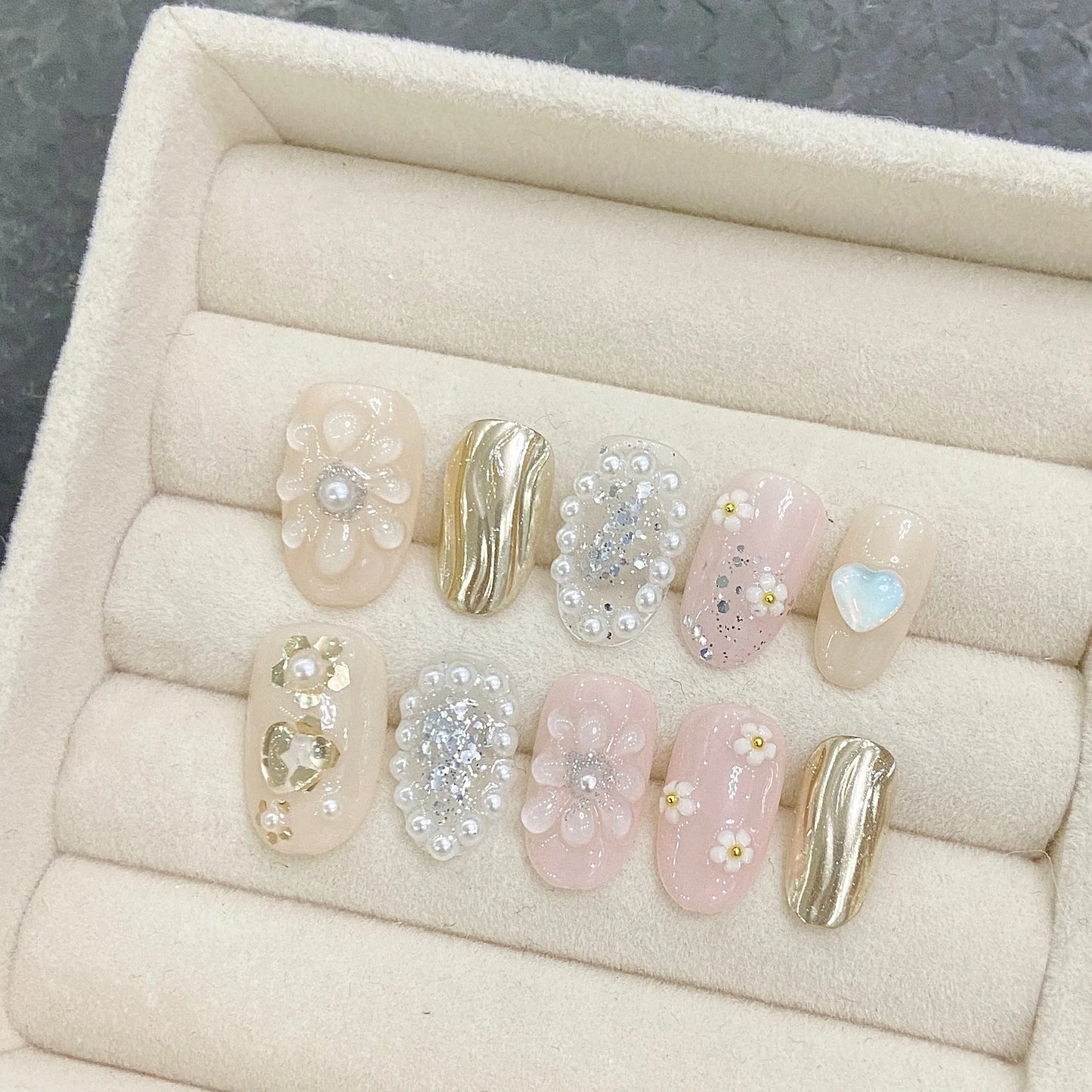 Advanced Gentle Artificial Nails Decorative Design Flowers Stick on Nails