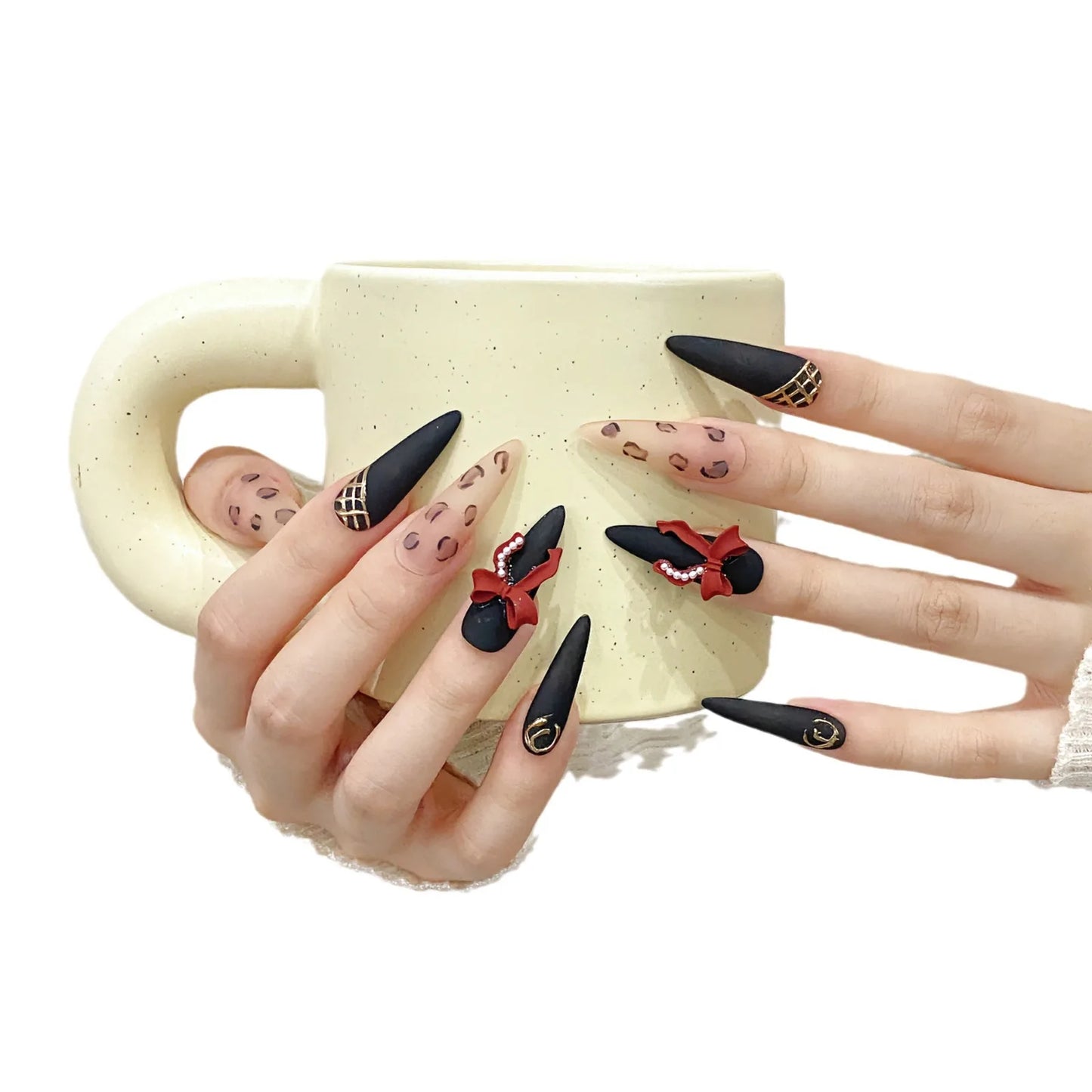Uñas francesas de seda color nude y negro con lazo de oso, uñas postizas de alta calidad.