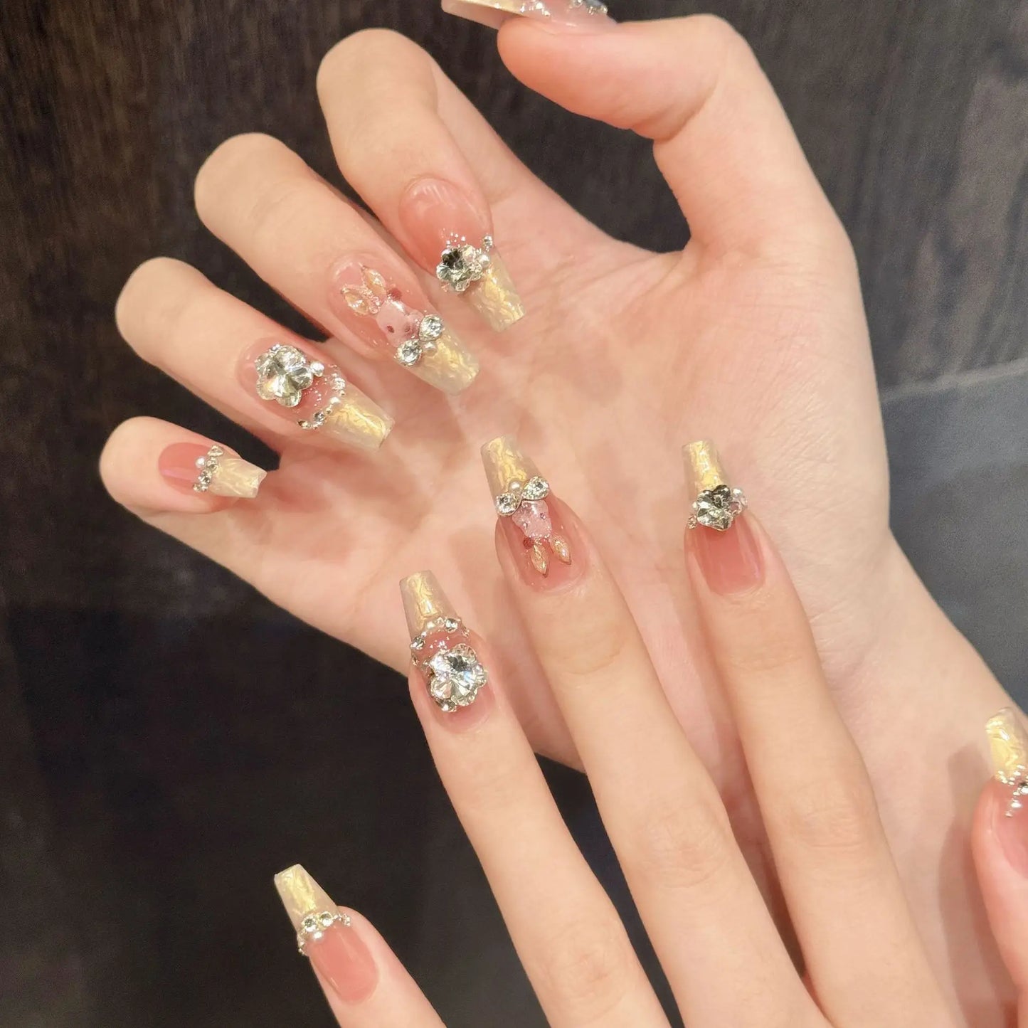 Nuevo estilo de uñas postizas con diseño de conejito de dibujos animados, rubor, francés, con diamantes, suaves y artesanales.