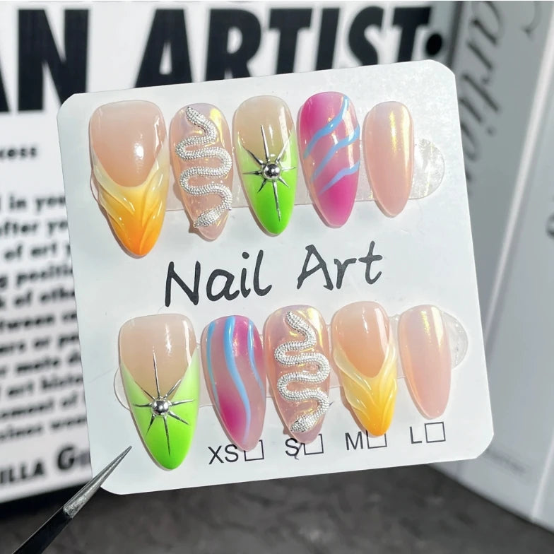 Calcomanías de uñas de almendra de moda, populares pegamentos de prensa para aplicar en los dedos.