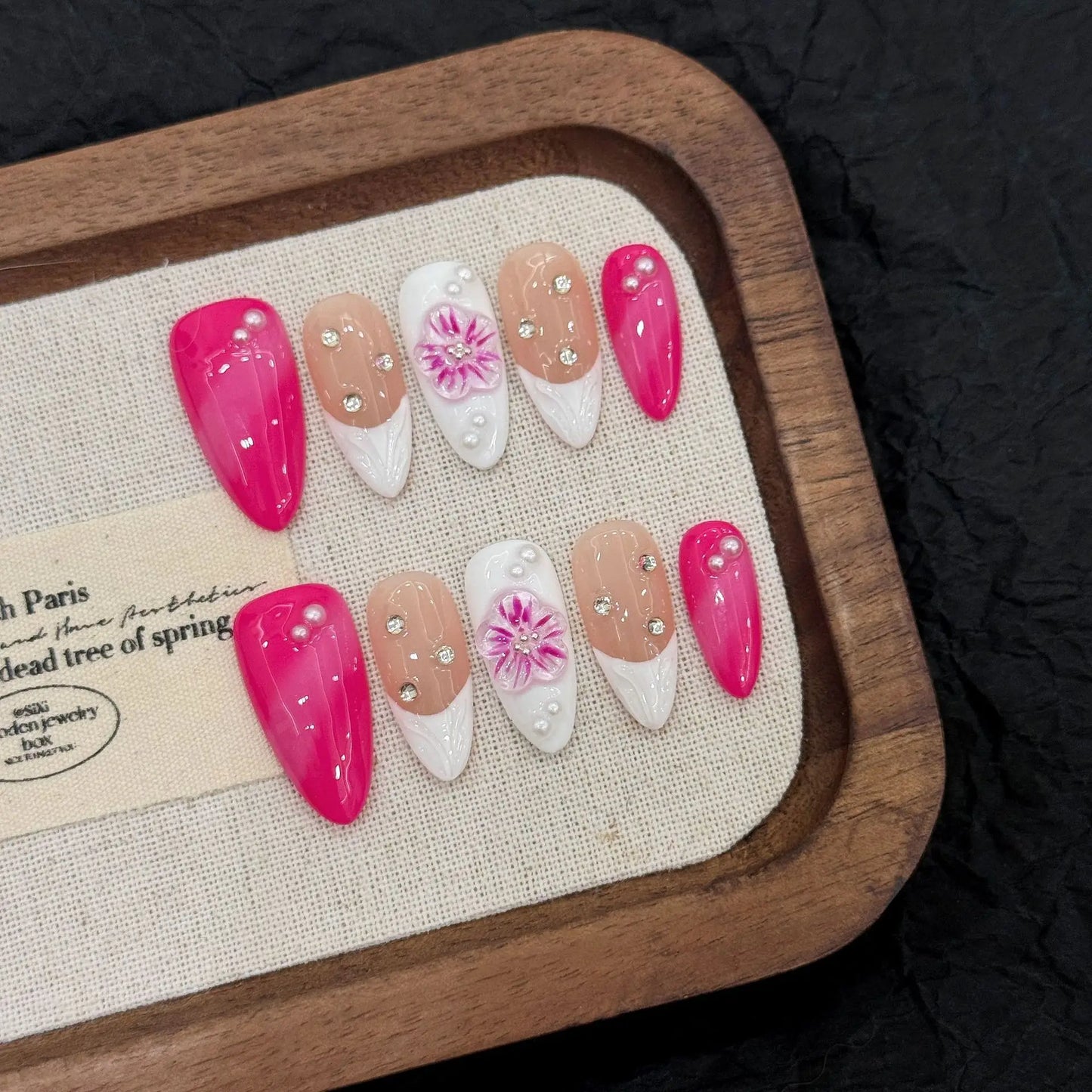 Nuevo estilo de uñas 3D a presión, pintadas a mano, con diseño de flor de huevo de fresa para primavera y verano, totalmente hechas a mano.