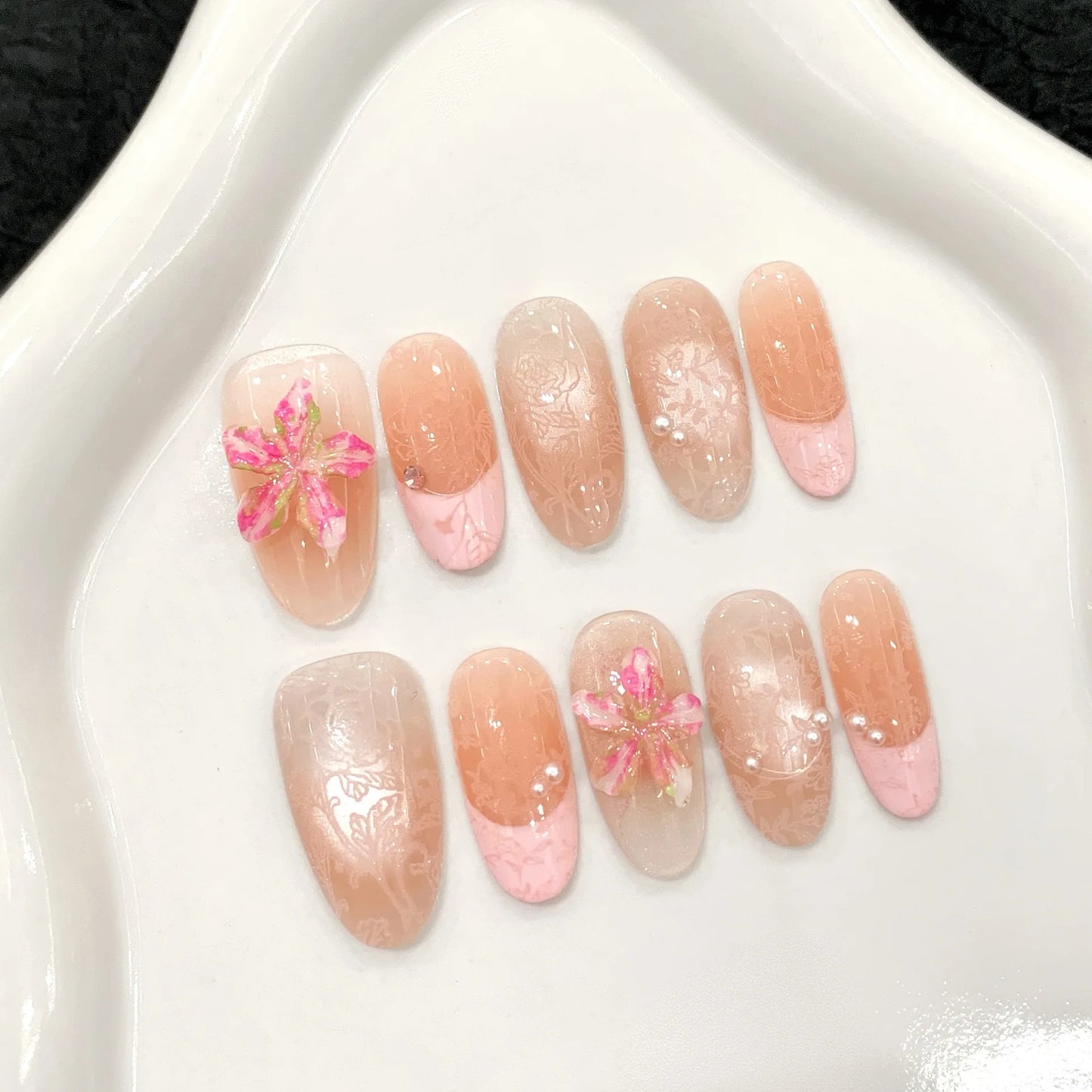 Exquisita flor de hielo hecha a mano en 3D rosa melocotón francés primavera y verano arte de uñas puro hecho a mano
