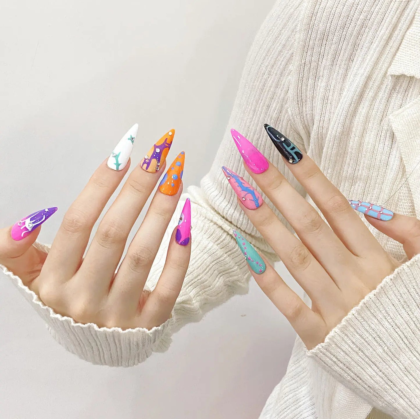 Venta caliente, diseño popular de uñas postizas coloridas con estampado de almendras largas y puntiagudas, uñas postizas tipo ballet.