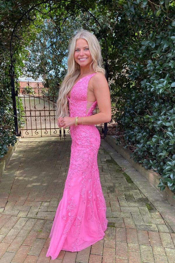 Vestido de fiesta de sirena rosa intenso con escote en V profundo y apliques