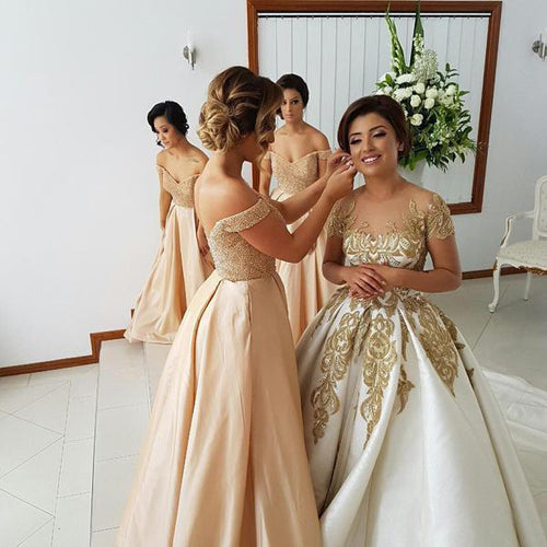 Elegantes, schulterfreies, langes Brautjungfernkleid aus Spitze mit Perlen