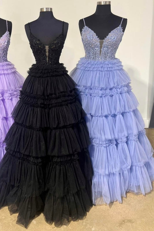 Vestido de gala con volantes y tirantes finos con cuentas