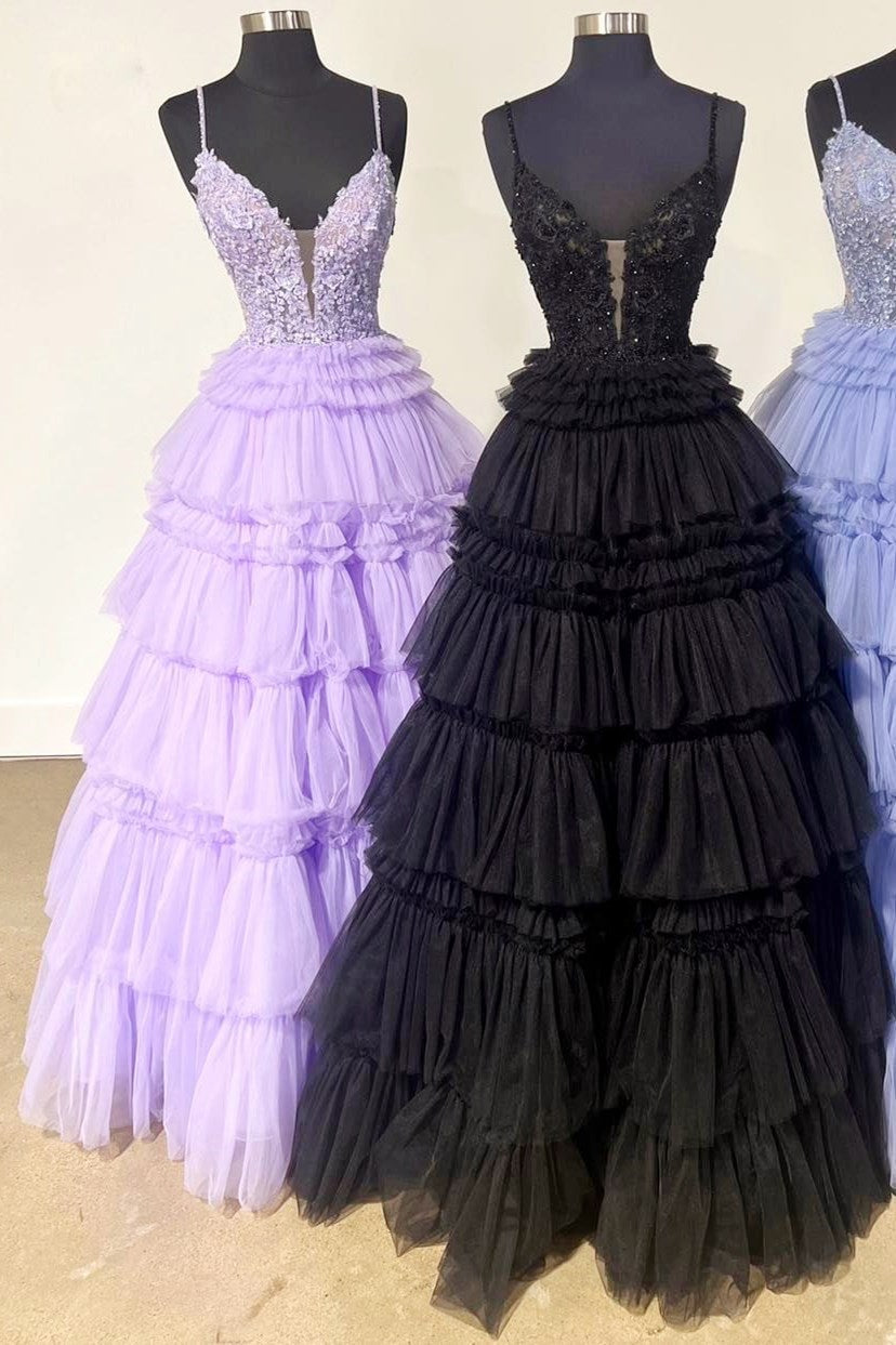 Vestido de gala con volantes y tirantes finos con cuentas