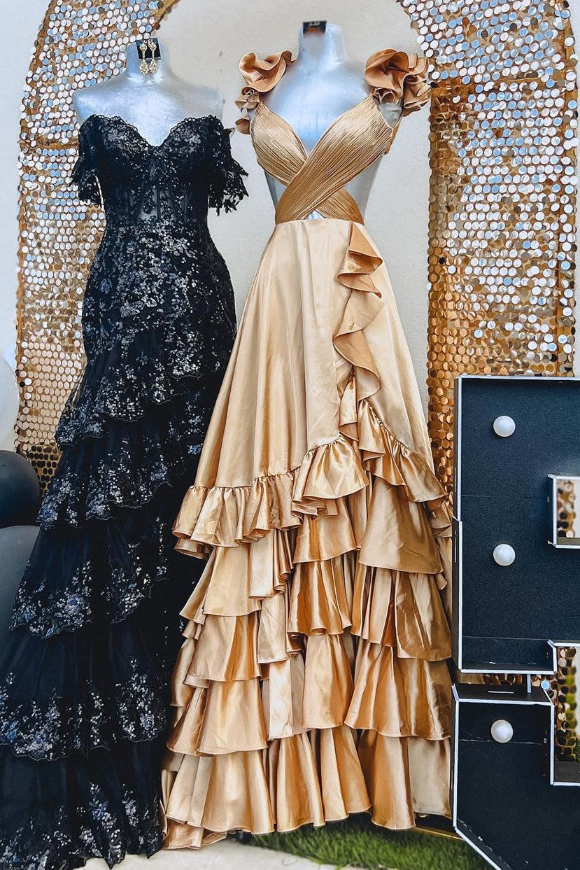 Vestido de fiesta largo de corte A con volantes y abertura