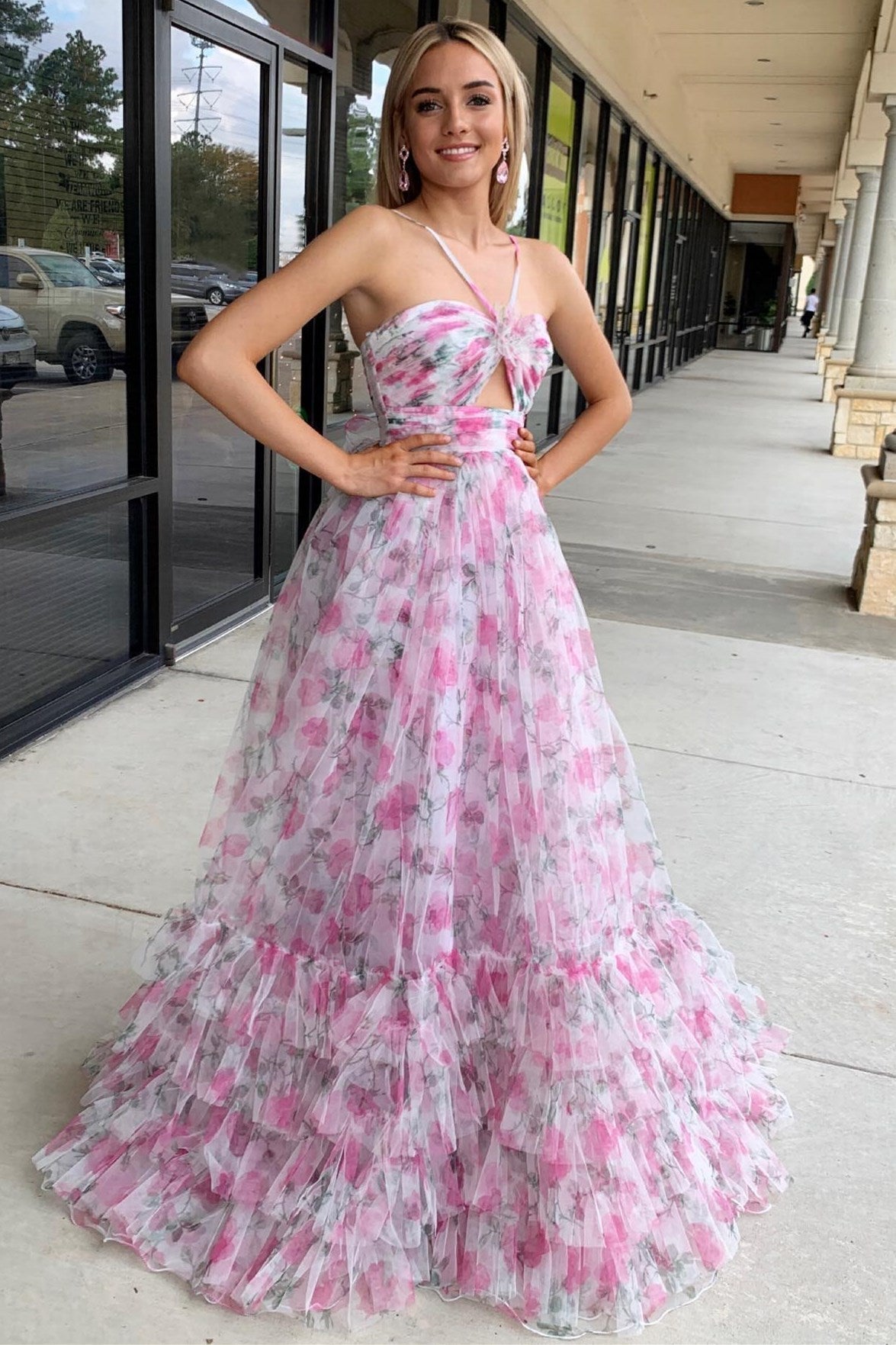 Langes Ballkleid in A-Linie mit Neckholder und Schlüsselloch