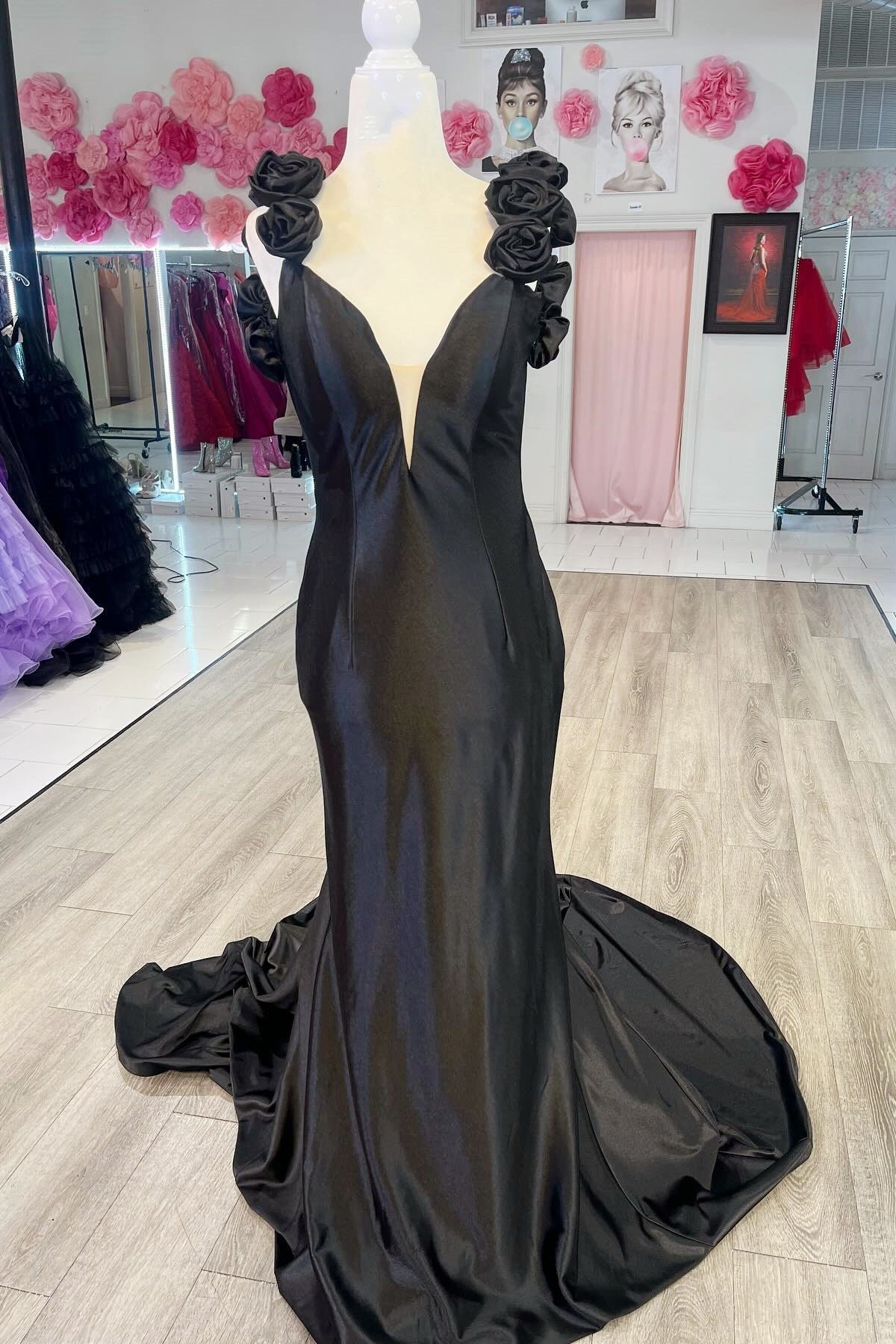Vestido largo de sirena con escote en V y espalda descubierta