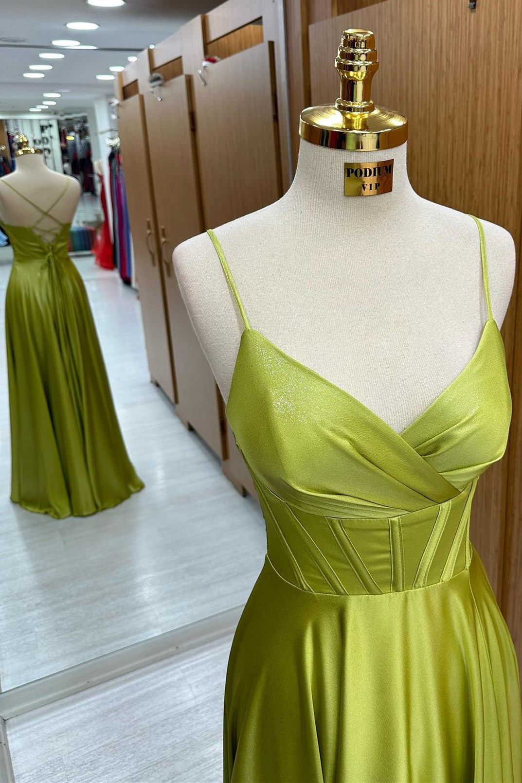 Langes A-Linien-Kleid mit Korsett-Schnürung