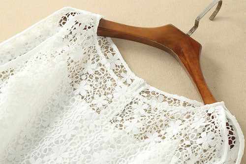 Elegante weiße Homecoming-Kleider mit halben Ärmeln und Rundhalsausschnitt