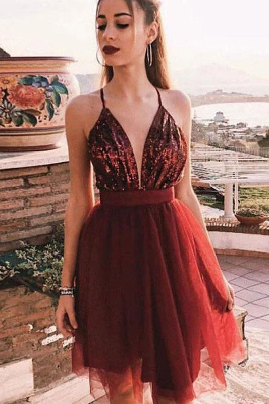Vestidos de fiesta de tul burdeos con escote en V y tirantes finos y lentejuelas