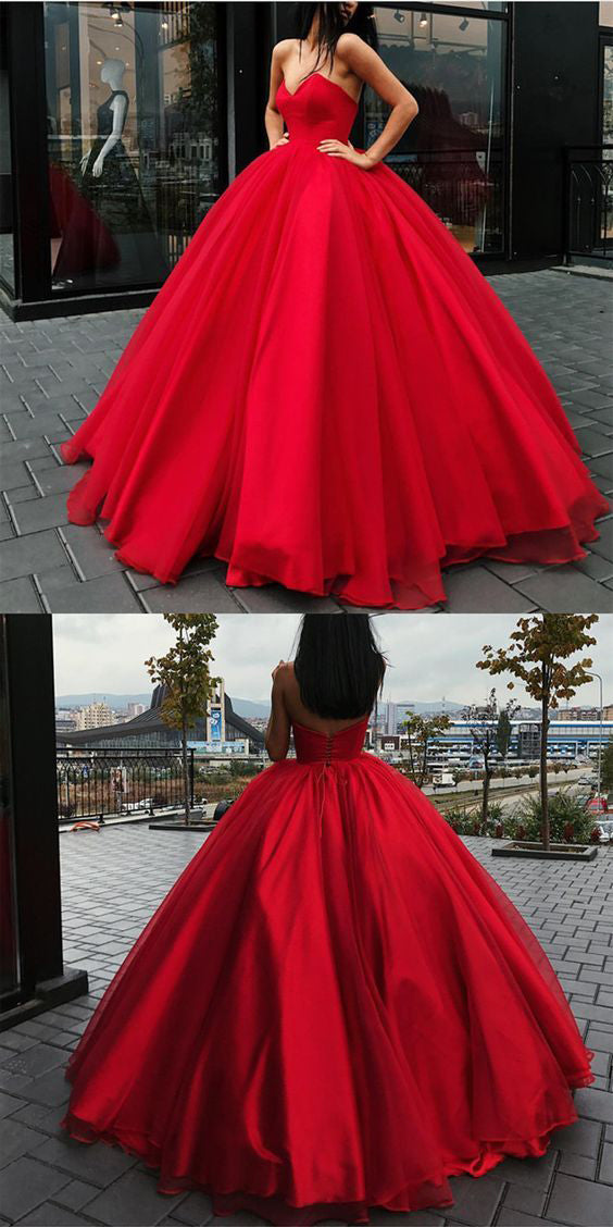 Vestido de fiesta largo rojo con escote en forma de corazón y cordones hasta el suelo