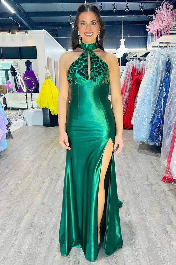 Vestido de fiesta largo de satén verde oscuro con cuello halter y sirena con cuentas