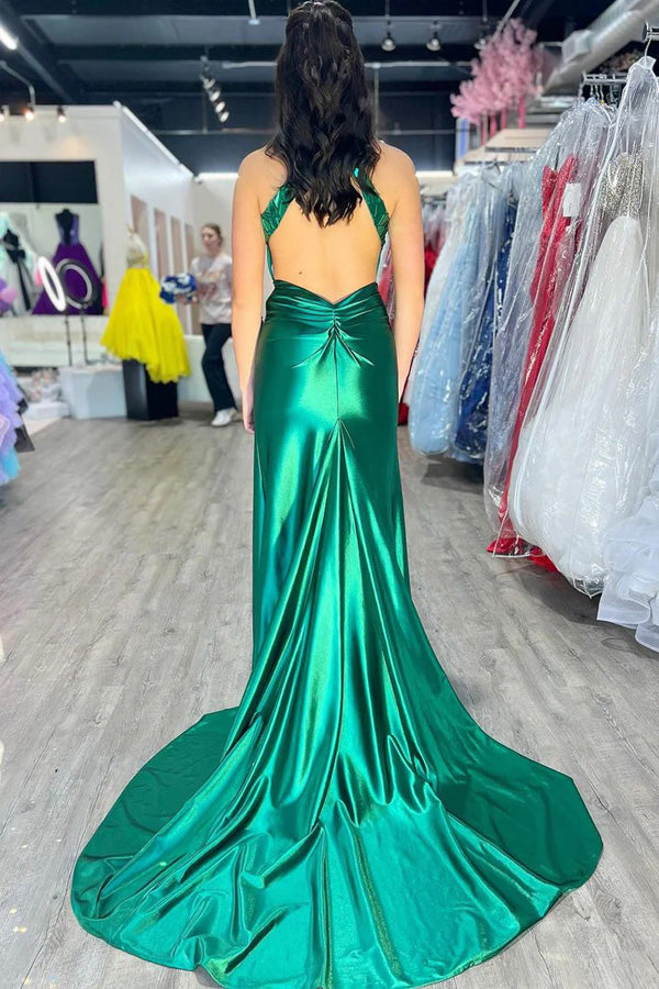 Vestido de fiesta largo de satén verde oscuro con cuello halter y sirena con cuentas