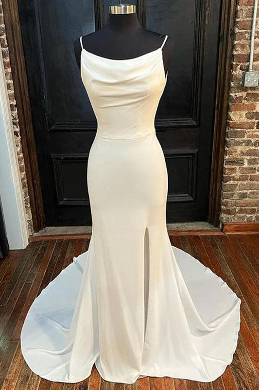 Vestido de novia largo de sirena color marfil con escote vuelto, espalda descubierta y abertura