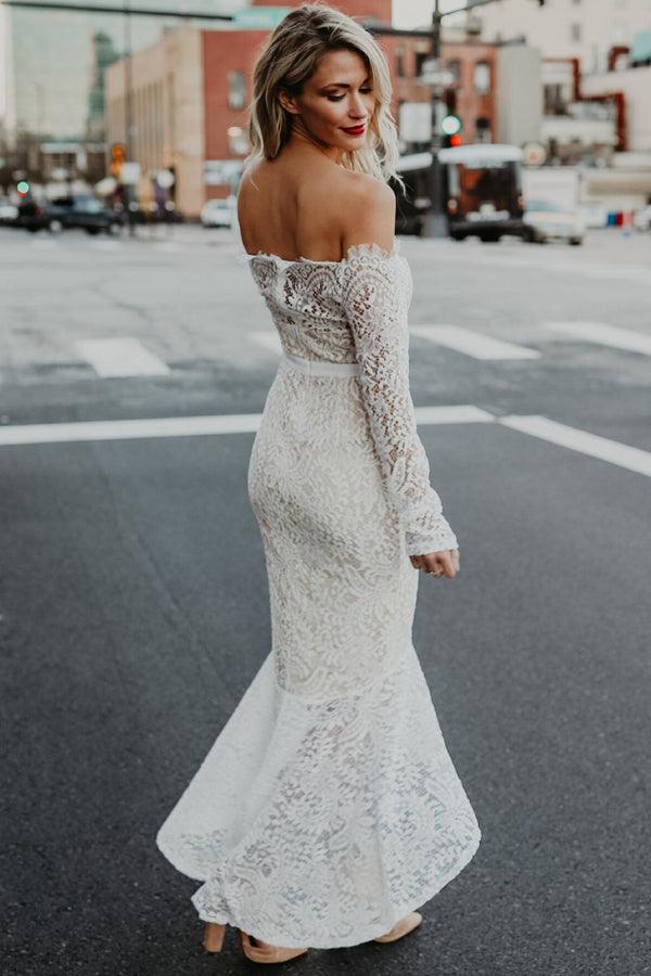 Meerjungfrau-Brautkleid mit schulterfreiem High-Low-Ausschnitt und langen Ärmeln