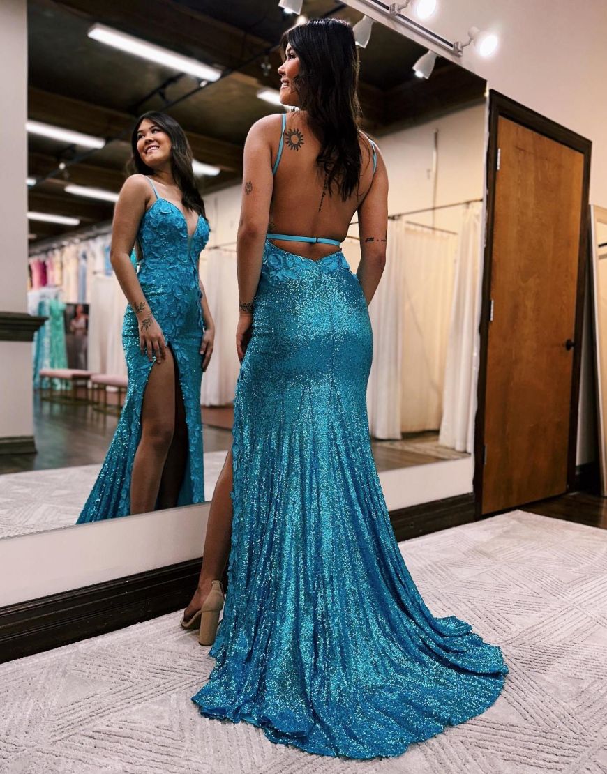 Vestido de fiesta de sirena con escote en V y lentejuelas con abertura