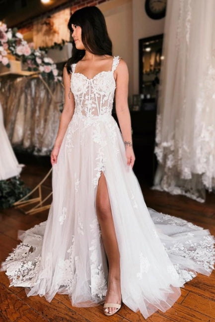 Schulterfreies Brautkleid mit hohem Schlitz in A-Linie und Spitze