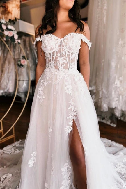 Schulterfreies Brautkleid mit hohem Schlitz in A-Linie und Spitze