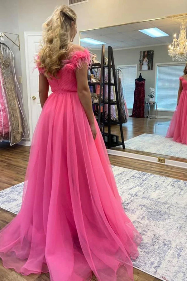 Vestidos de fiesta de tul rosa intenso con hombros descubiertos y flores 3D