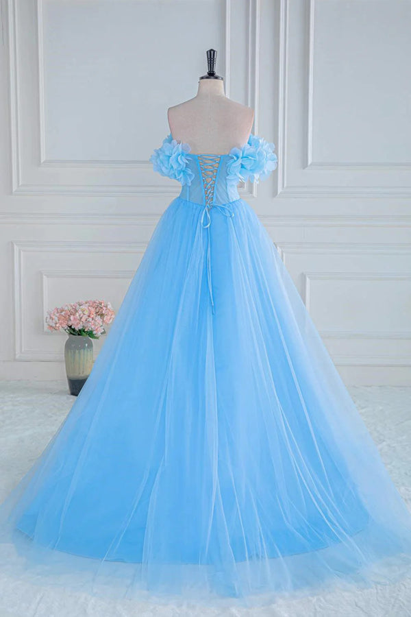 Vestido de fiesta azul de tul con corte A y flores, sin tirantes y hombros descubiertos