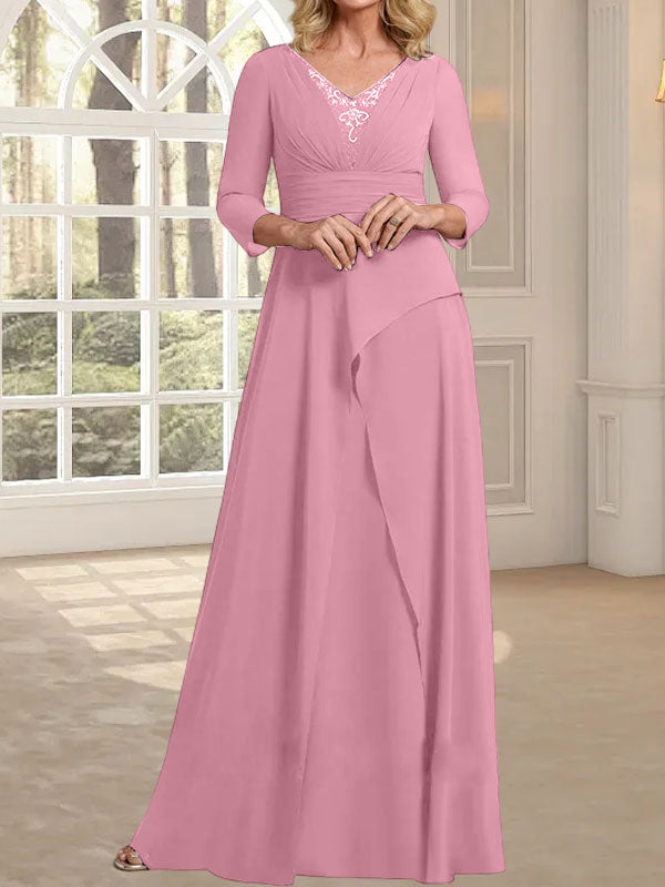 A-Linie, V-Ausschnitt, bodenlanges Chiffonkleid für die Brautmutter mit plissierter Perlenstickerei