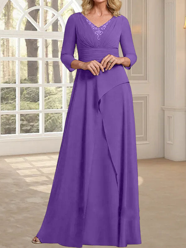 A-Linie, V-Ausschnitt, bodenlanges Chiffonkleid für die Brautmutter mit plissierter Perlenstickerei