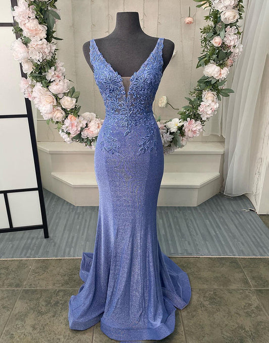 Langes Ballkleid mit V-Ausschnitt, Korsettrücken und Applikationen