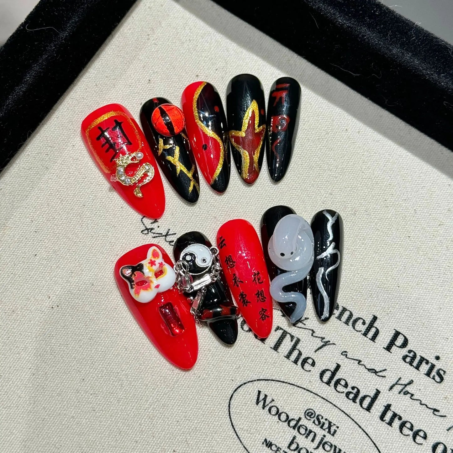 10 uñas postizas largas Y2k con punta de aguja, diseño de corazón y cruz de metal negro degradado, hechas a mano, para manicura DIY.
