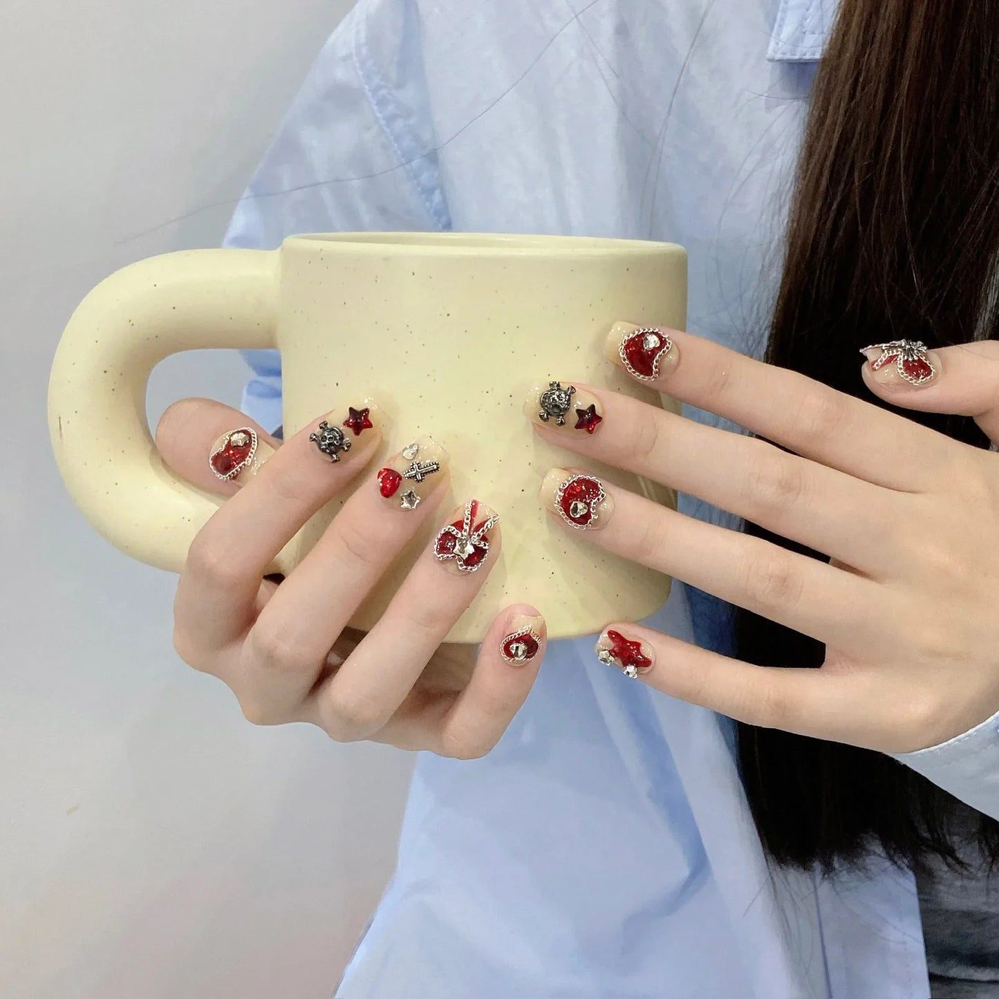 10 parches coreanos para uñas postizas, hechos a mano, con forma de corazón rojo, lazos de metal, calaveras, uñas postizas para usar.