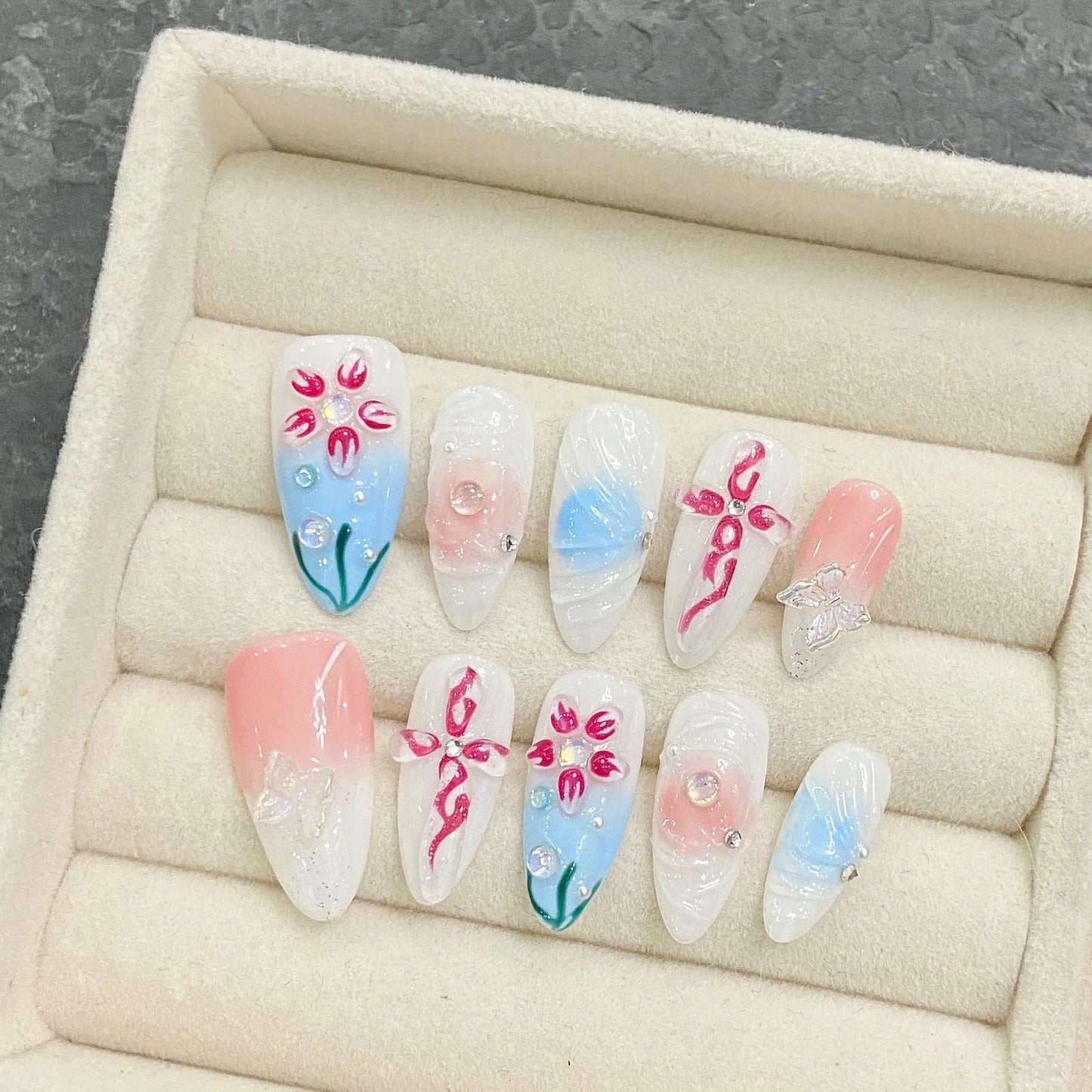 10 uñas postizas de flores blancas pintadas a mano, brillantes, color rosa almendra, estilo ojo de gato, desmontables, estilo primaveral.