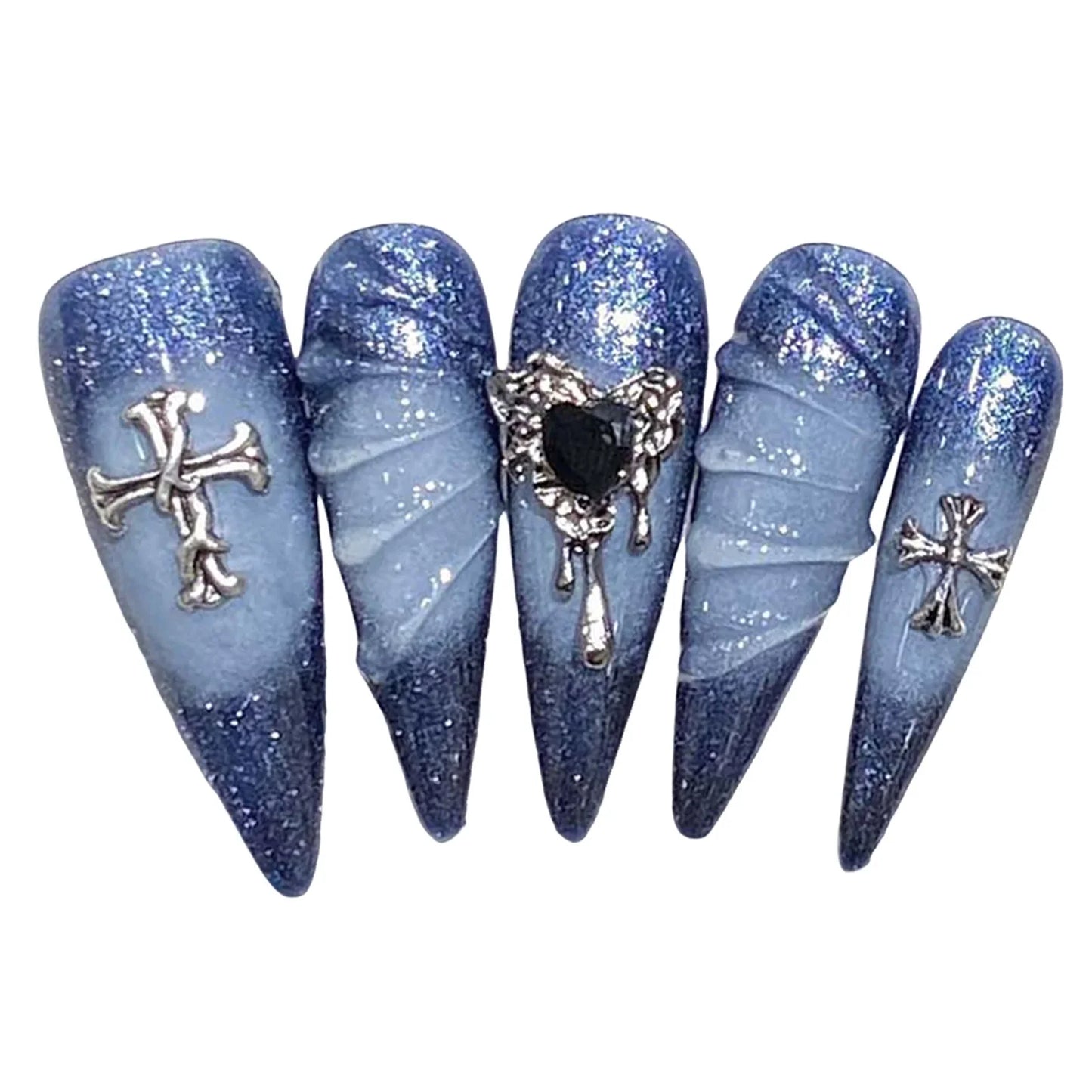 10 uñas postizas de aguja largas hechas a mano en azul brillante con diseño de corazón de metal y ondas de agua 3D.